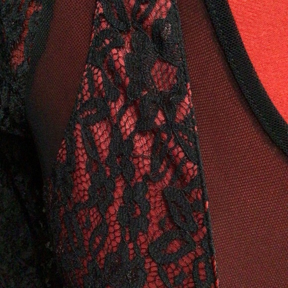 Mesh and lace dress - Picture 5 of 14